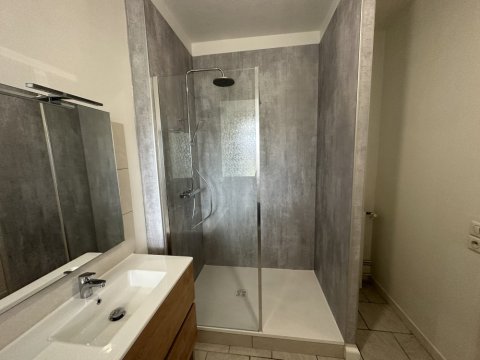 Rénovation d'une douche dans un appartement à Riorges