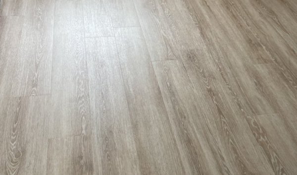 Pose de parquet flottant PVC à Roanne 