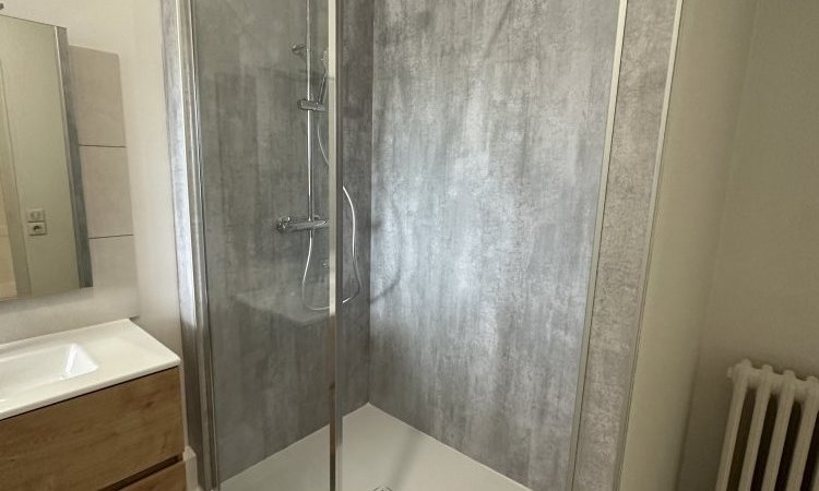 Rénovation d'une douche dans un appartement à Riorges